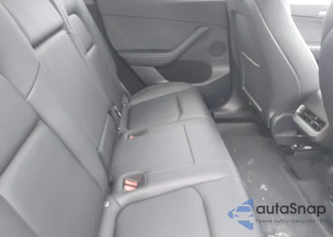 2024 Tesla Model Y Long Range Single Motor Rear-Wheel Drive/Rwd z USA, uszkodzony, nr VIN 7SAYGDED2RF027820